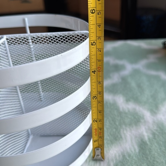 White enamel Metal Storage Basket or utensil holder - Picture 8 of 8